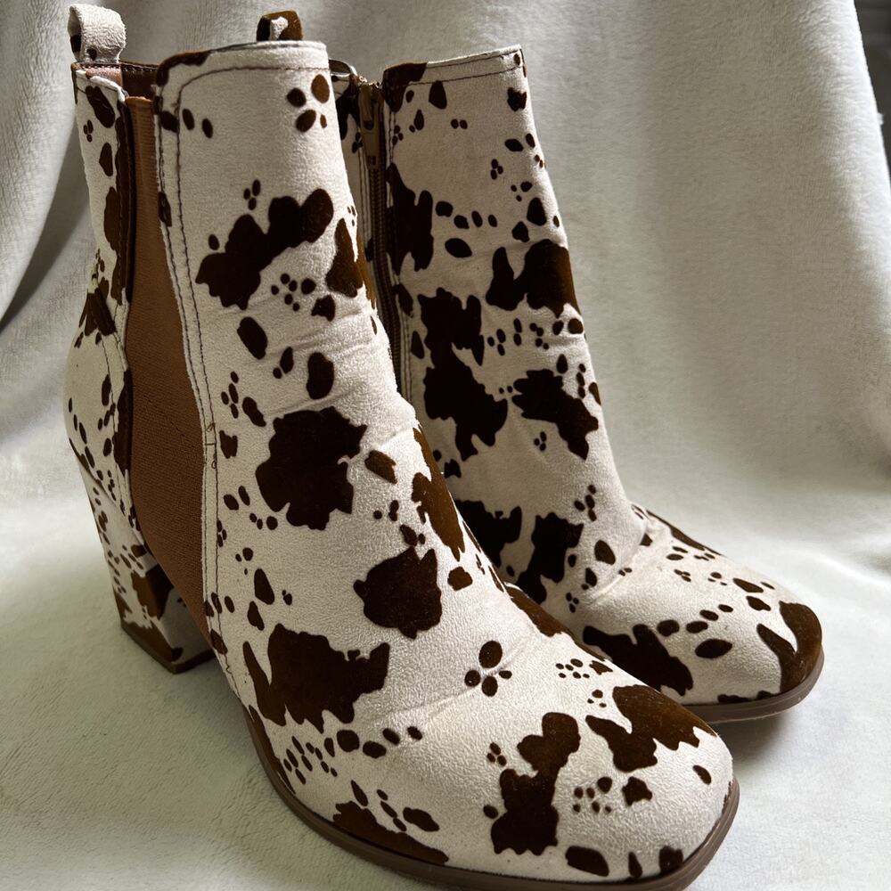 Pierre Dumas Cammy Cow Print Ankle Booties Women’s 10 Western Block Heel